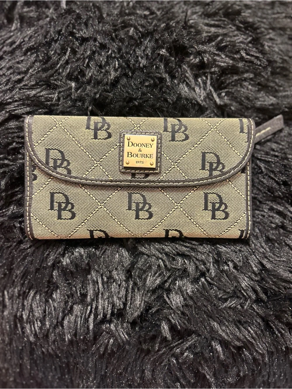 Dooney & Bourke Logo Continental Wallet | Black & Khaki Jacquard | Red Interior